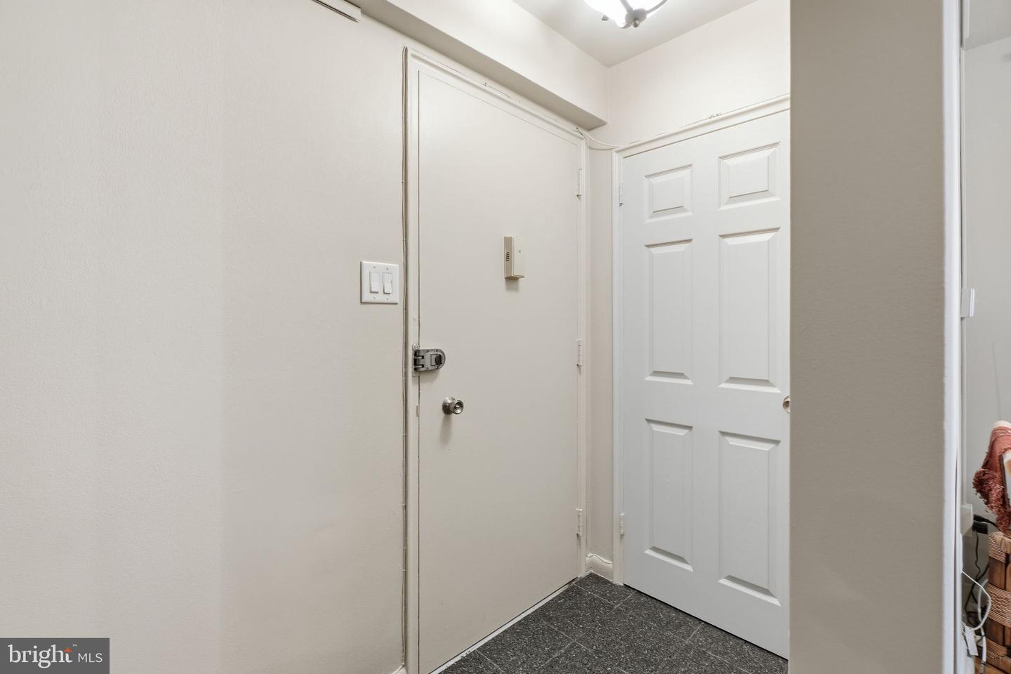 6445 Luzon Ave Nw #208 Property Photo 9