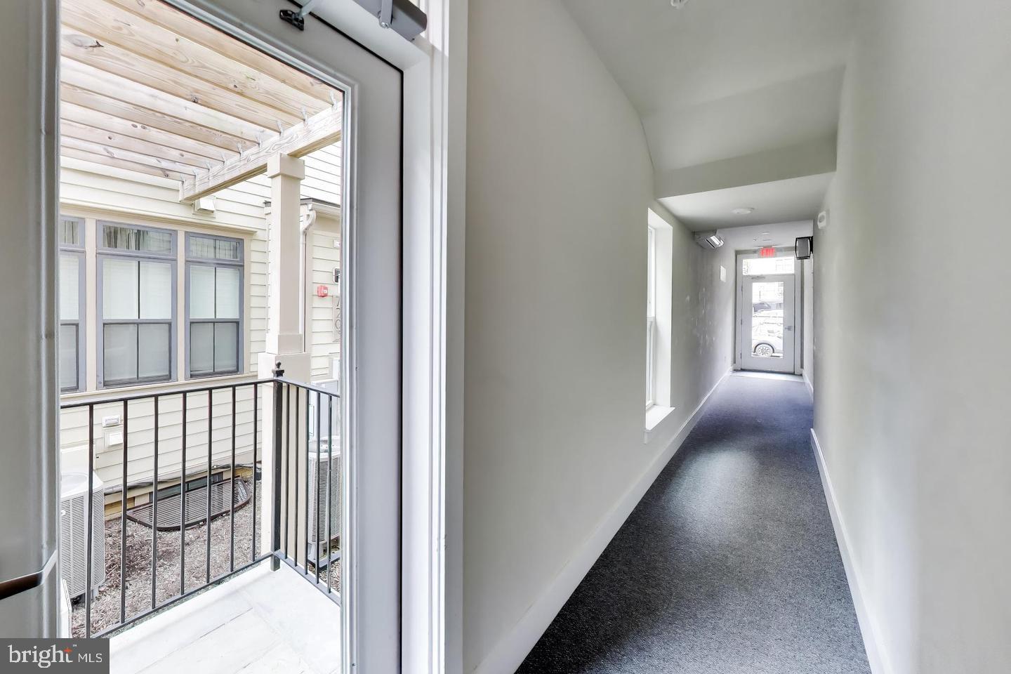 915 Elder St Nw #c Property Photo 3