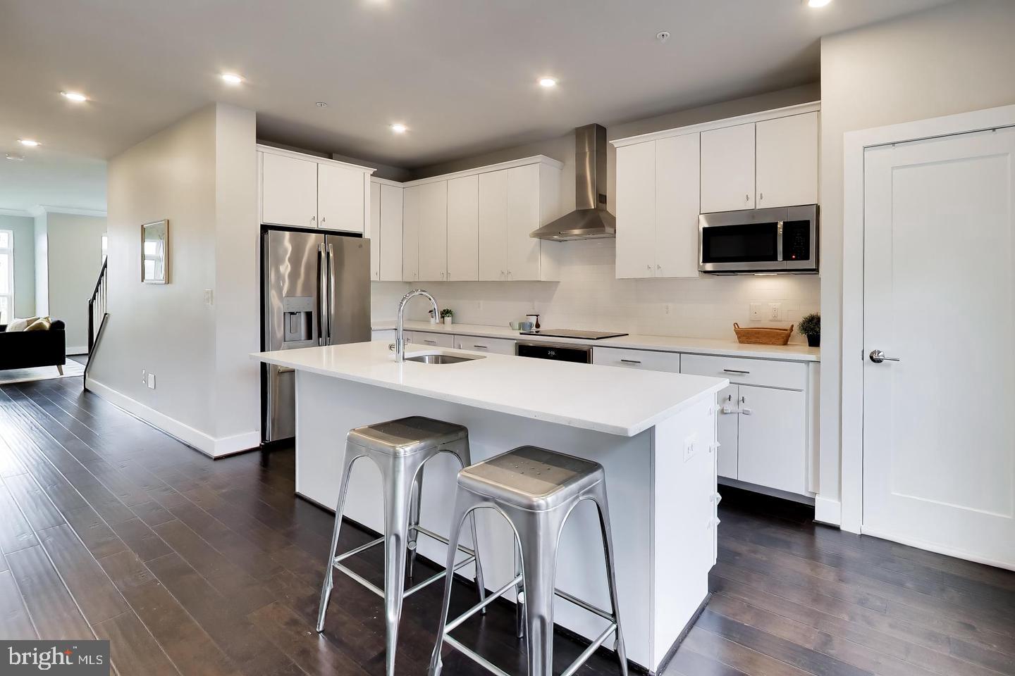 915 Elder St Nw #c Property Photo 8