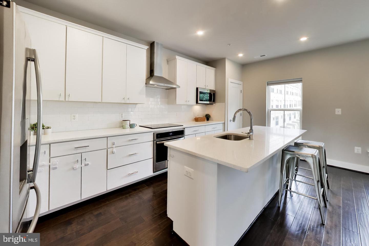 915 Elder St Nw #c Property Photo 9