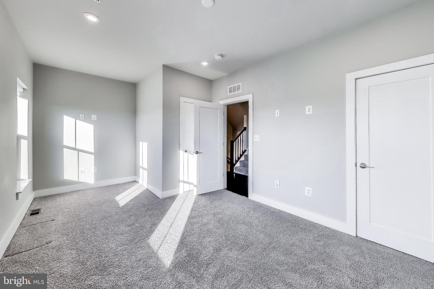 915 Elder St Nw #c Property Photo 18