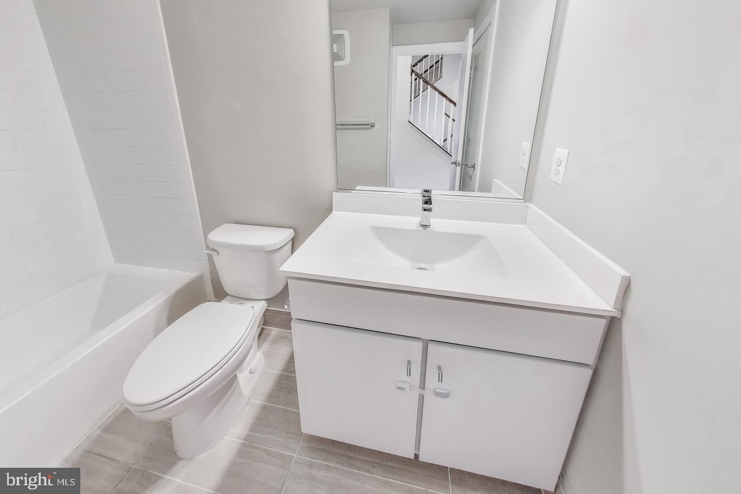 915 Elder St Nw #c Property Photo 20