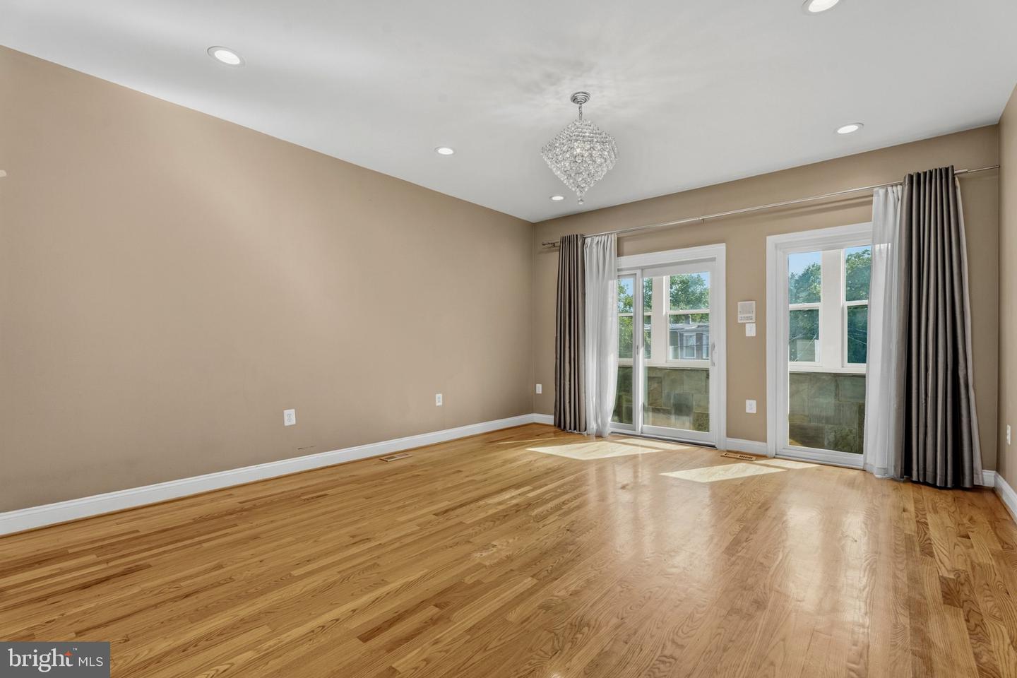 827 4th St Ne Property Photo 14