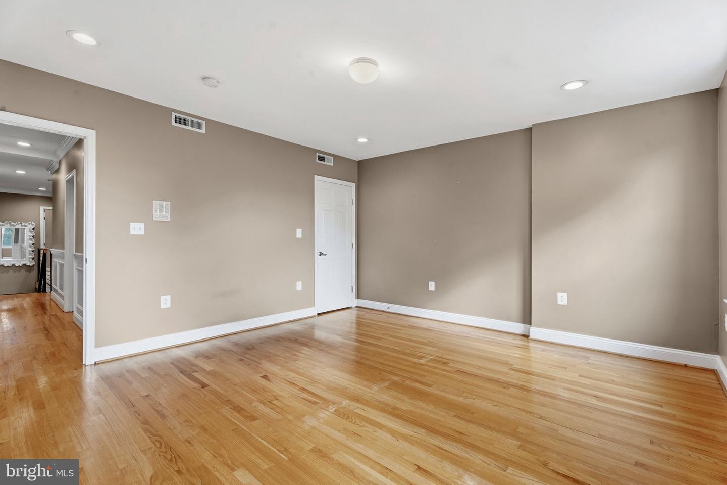 827 4th St Ne Property Photo 25