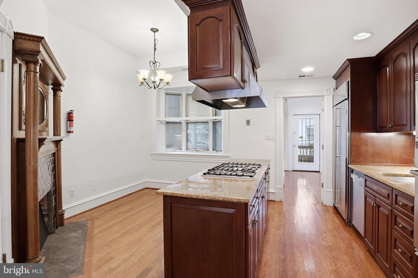 1110 P St Nw #a Property Photo 8