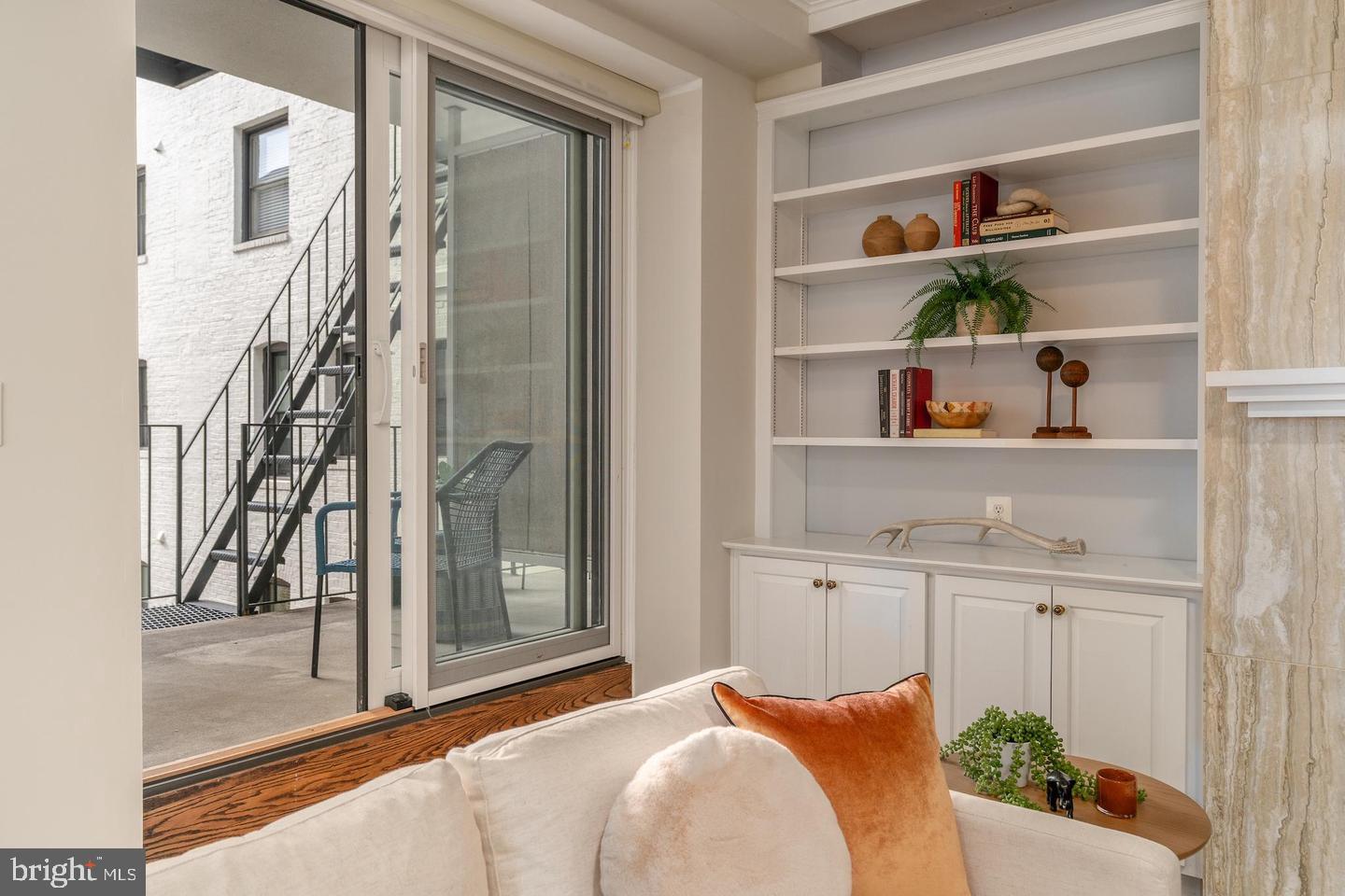 2230 California St Nw #3be Property Photo 6