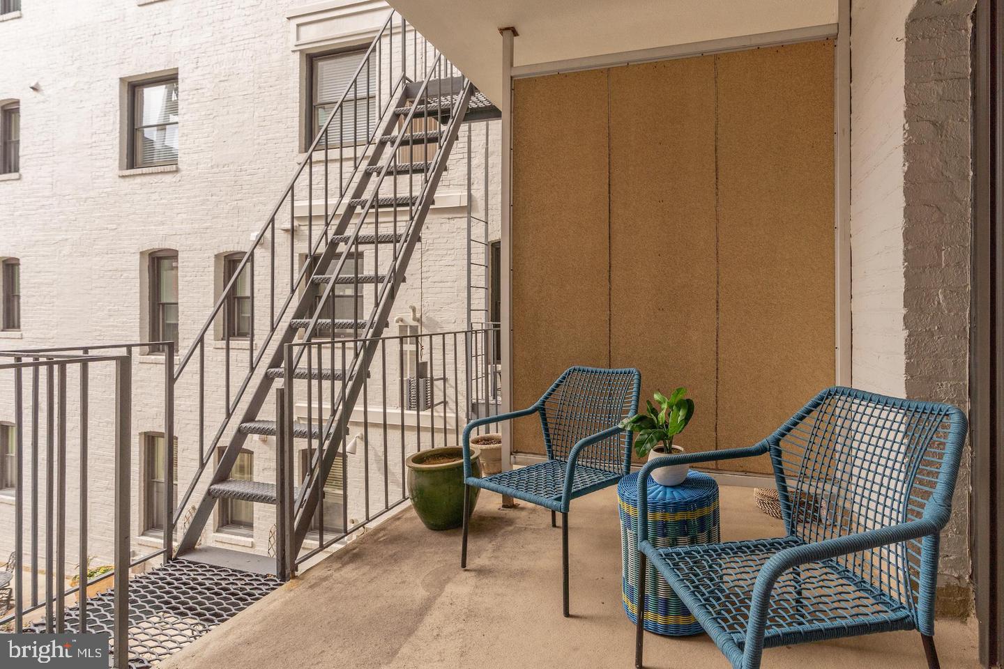 2230 California St Nw #3be Property Photo 7