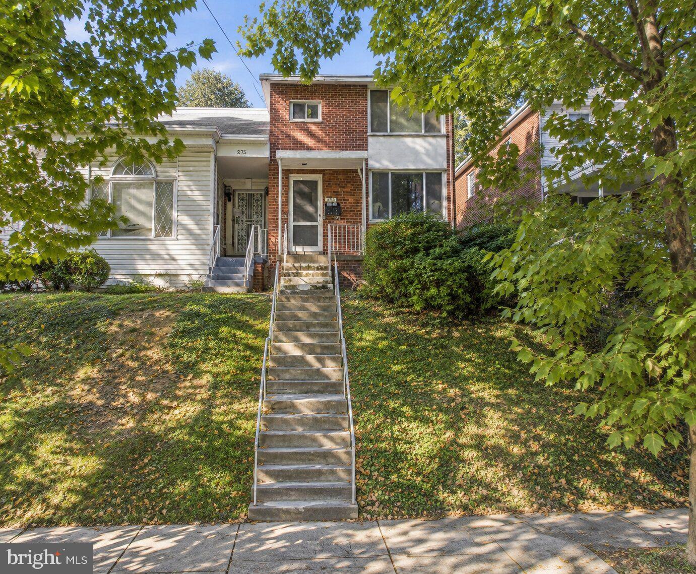 273 Hawaii Ave Ne Property Photo 4