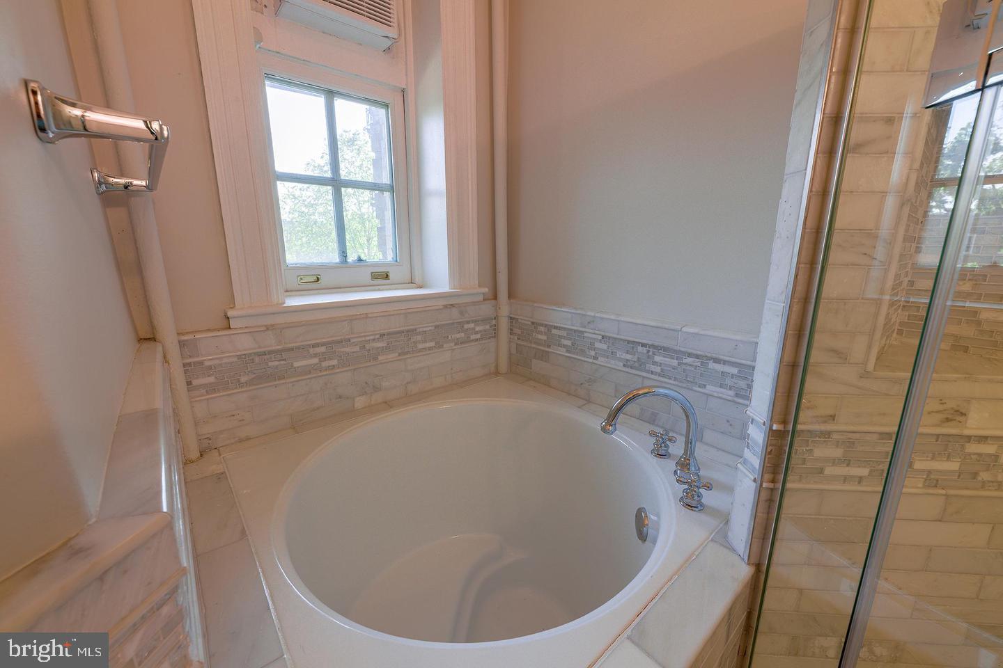 2853 Ontario Rd Nw #107 Property Photo 18