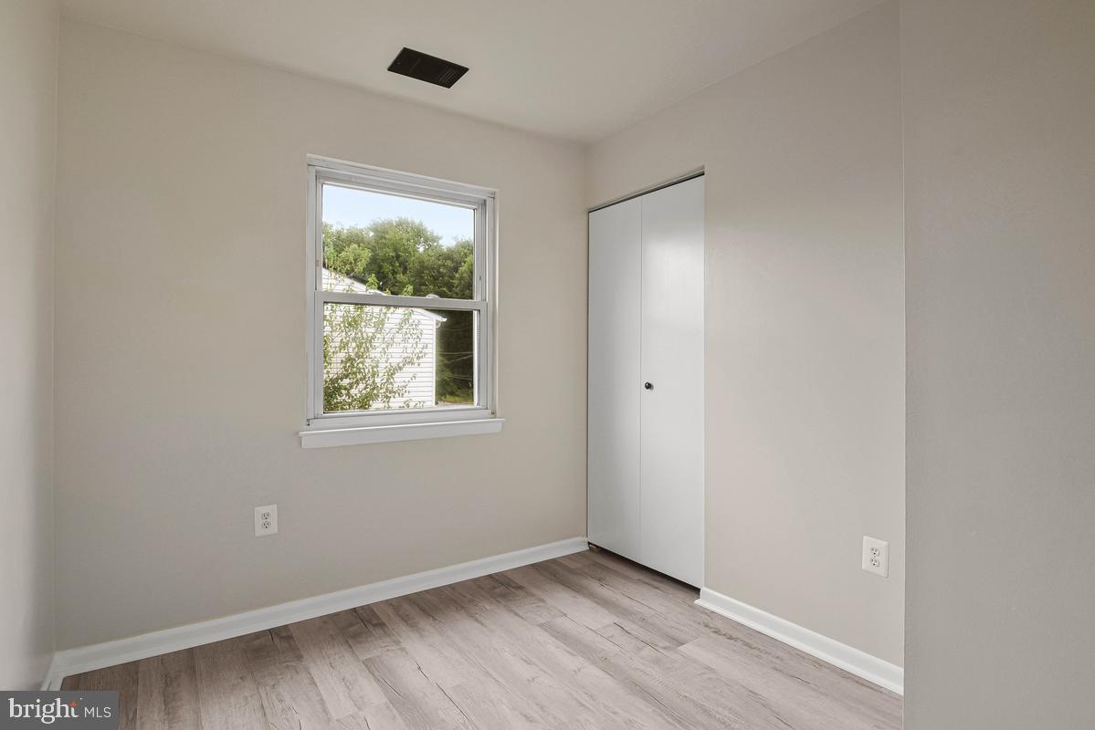 1229 Delafield Pl Ne Property Photo 20