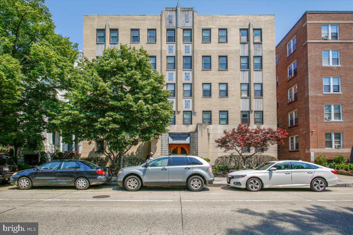 1727 R ST NW #201 Property Photo 1