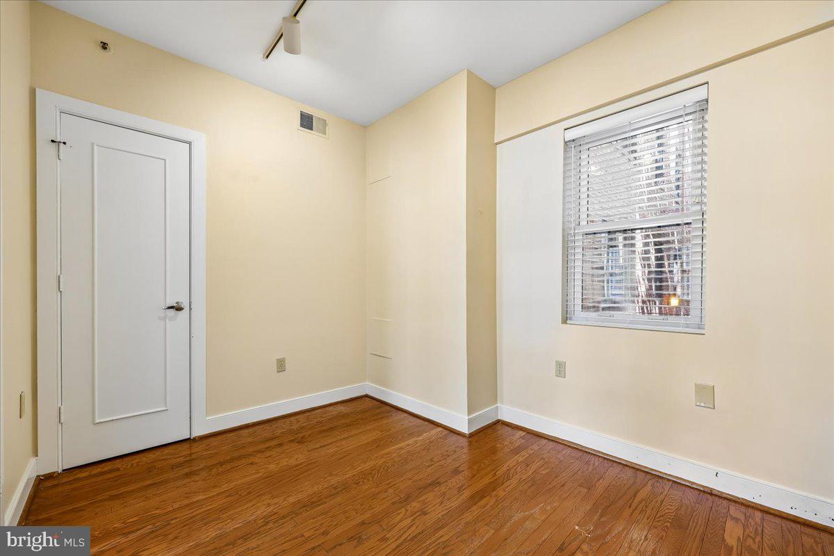 1727 R St Nw #201 Property Photo 18