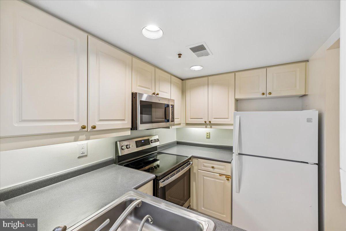 1727 R St Nw #201 Property Photo 22