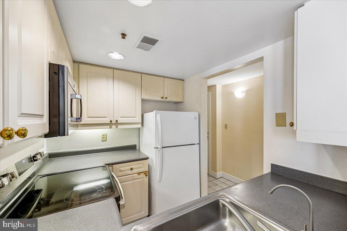 1727 R St Nw #201 Property Photo 25