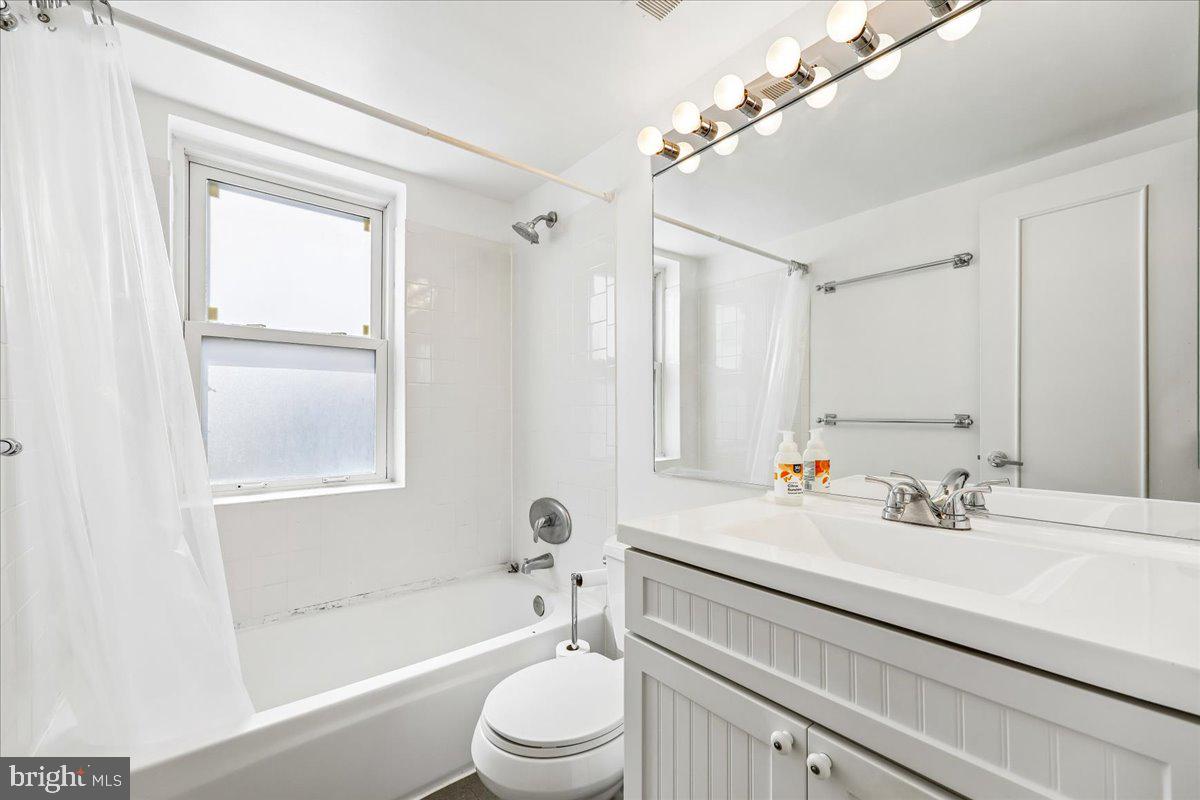 1727 R St Nw #201 Property Photo 30