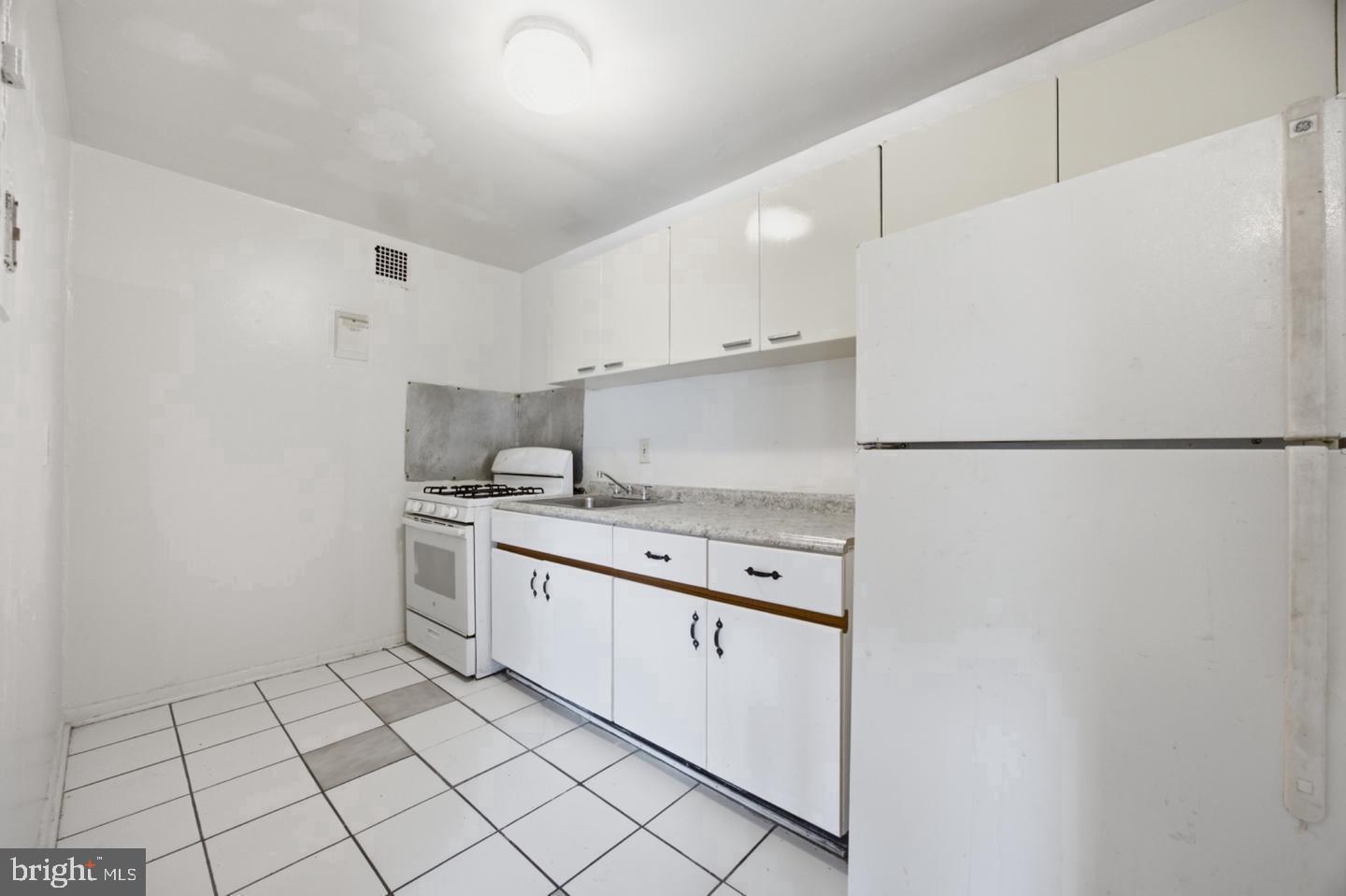 1307 Congress St Se #3 Property Photo 8