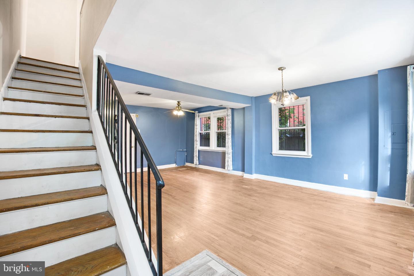 1306 Eastern Ave Ne Property Photo 2