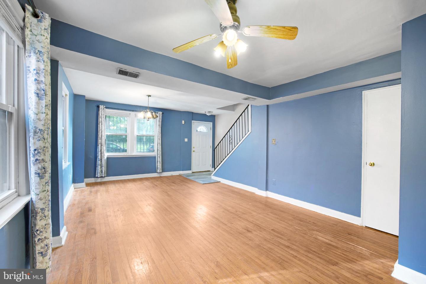 1306 Eastern Ave Ne Property Photo 4