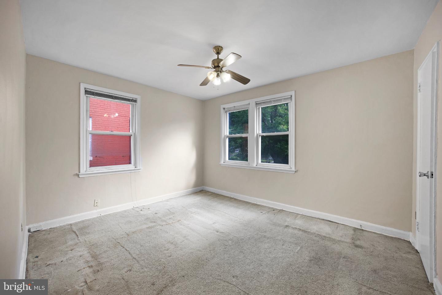 1306 Eastern Ave Ne Property Photo 14