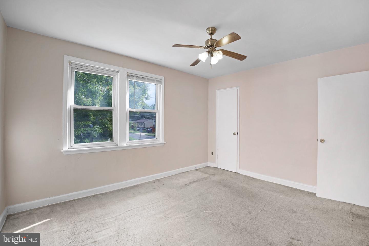 1306 Eastern Ave Ne Property Photo 16