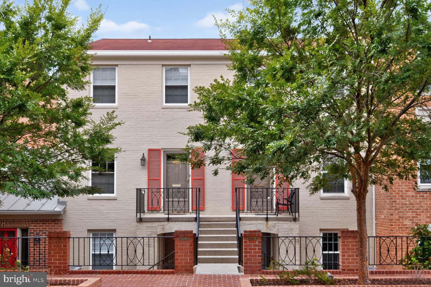 1636 Beekman Pl Nw #d Property Photo 1