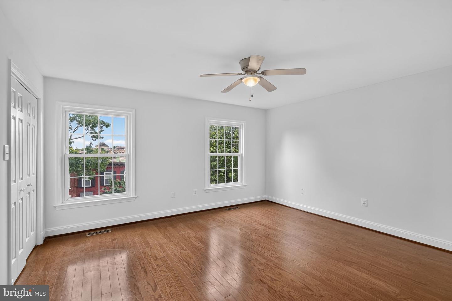 1636 Beekman Pl Nw #d Property Photo 5