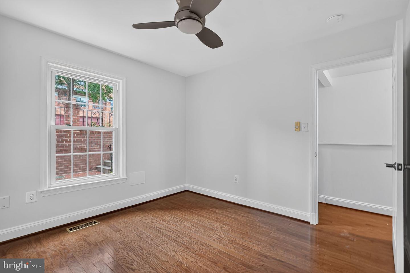 1636 Beekman Pl Nw #d Property Photo 9
