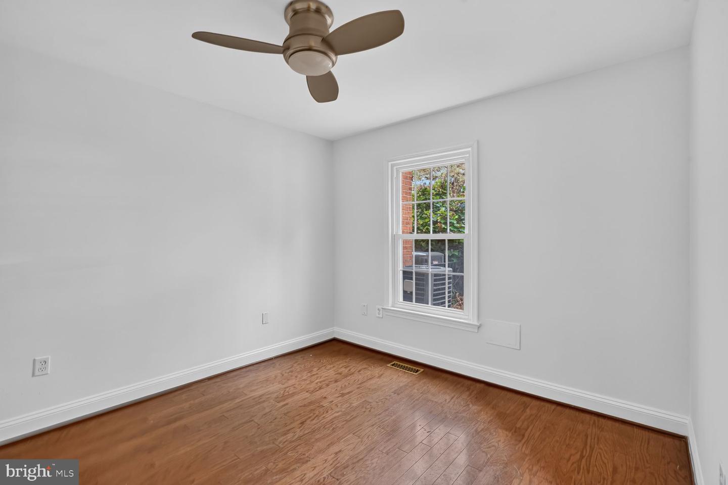 1636 Beekman Pl Nw #d Property Photo 10