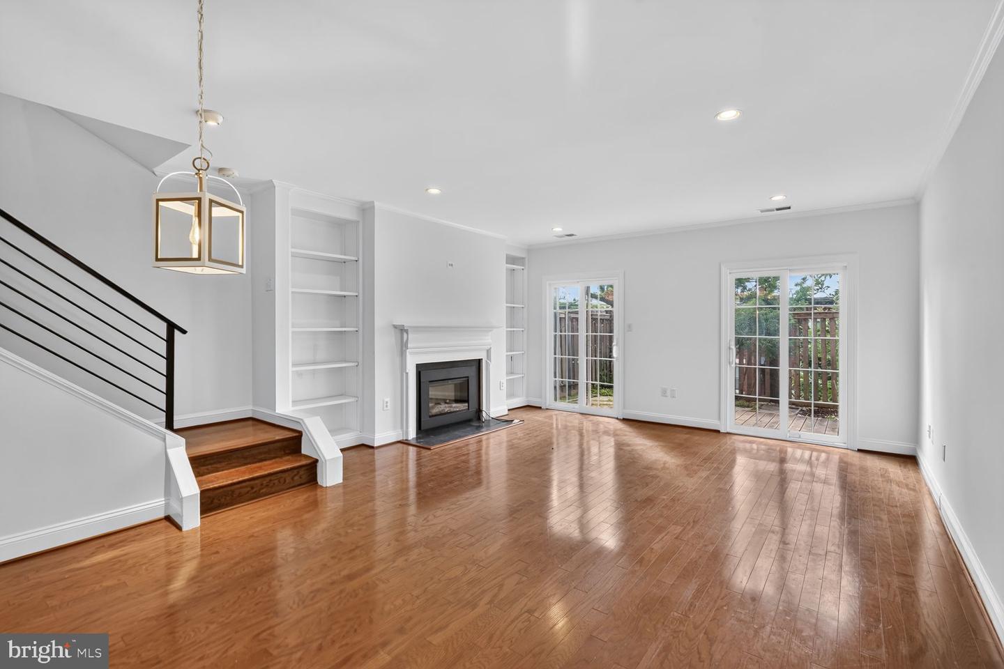 1636 Beekman Pl Nw #d Property Photo 12