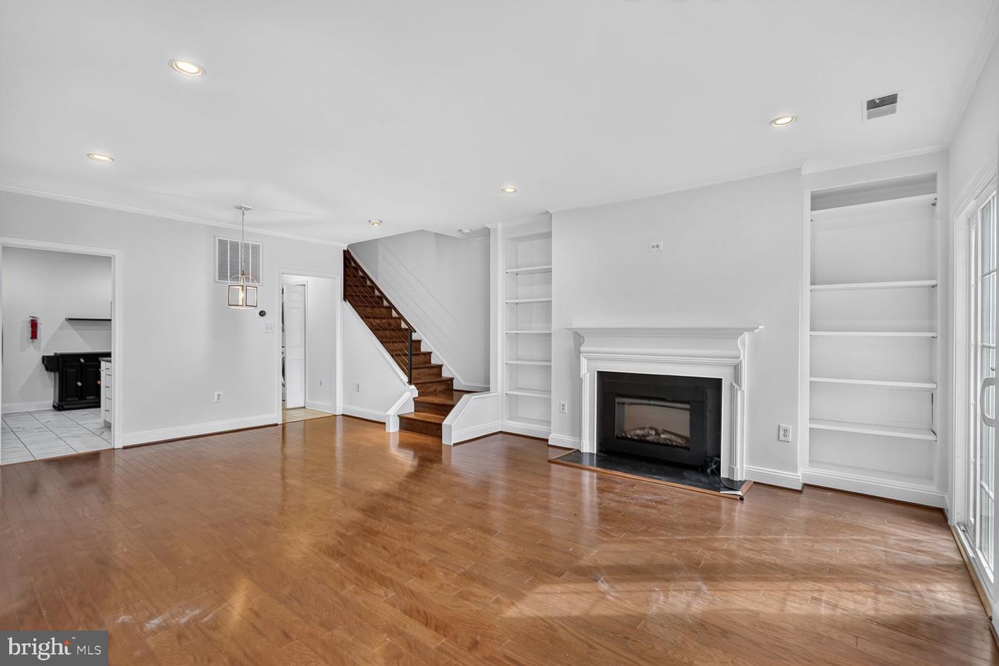 1636 Beekman Pl Nw #d Property Photo 14