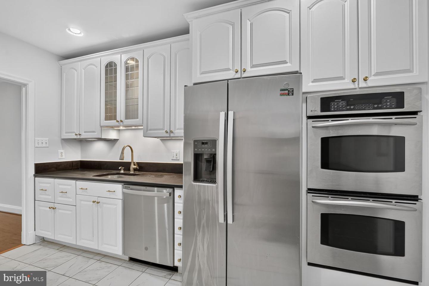 1636 Beekman Pl Nw #d Property Photo 17