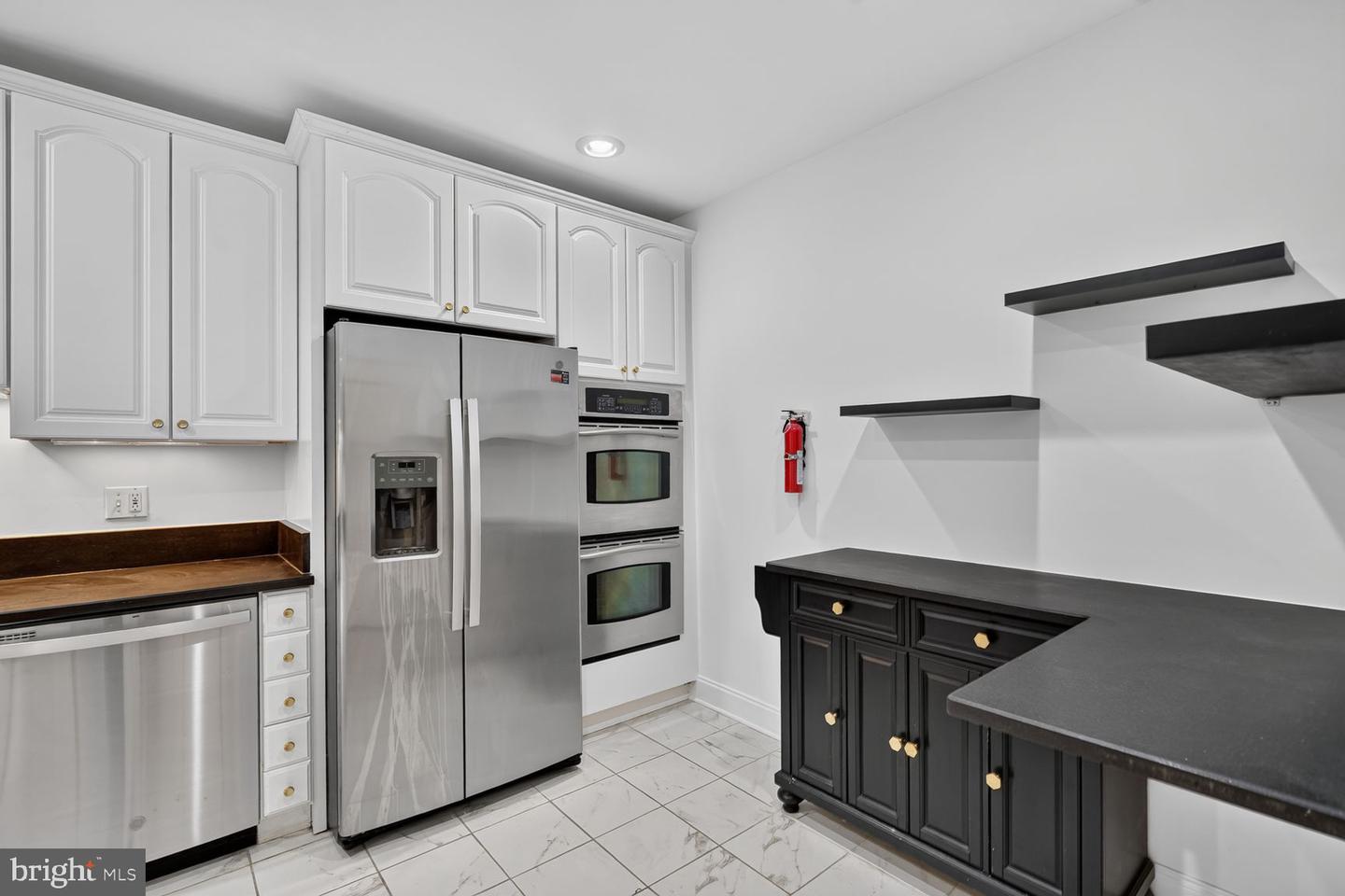 1636 Beekman Pl Nw #d Property Photo 18