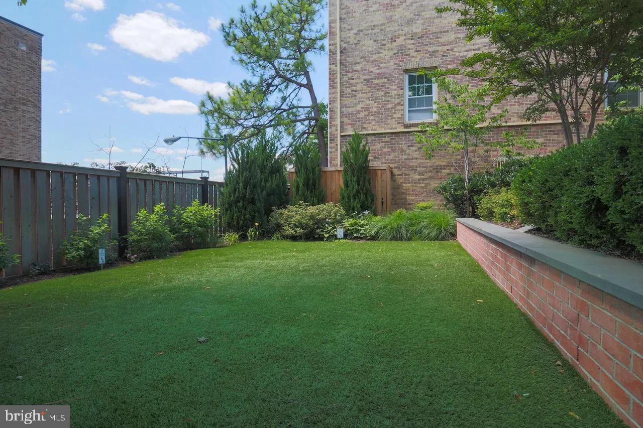 1636 Beekman Pl Nw #d Property Photo 29