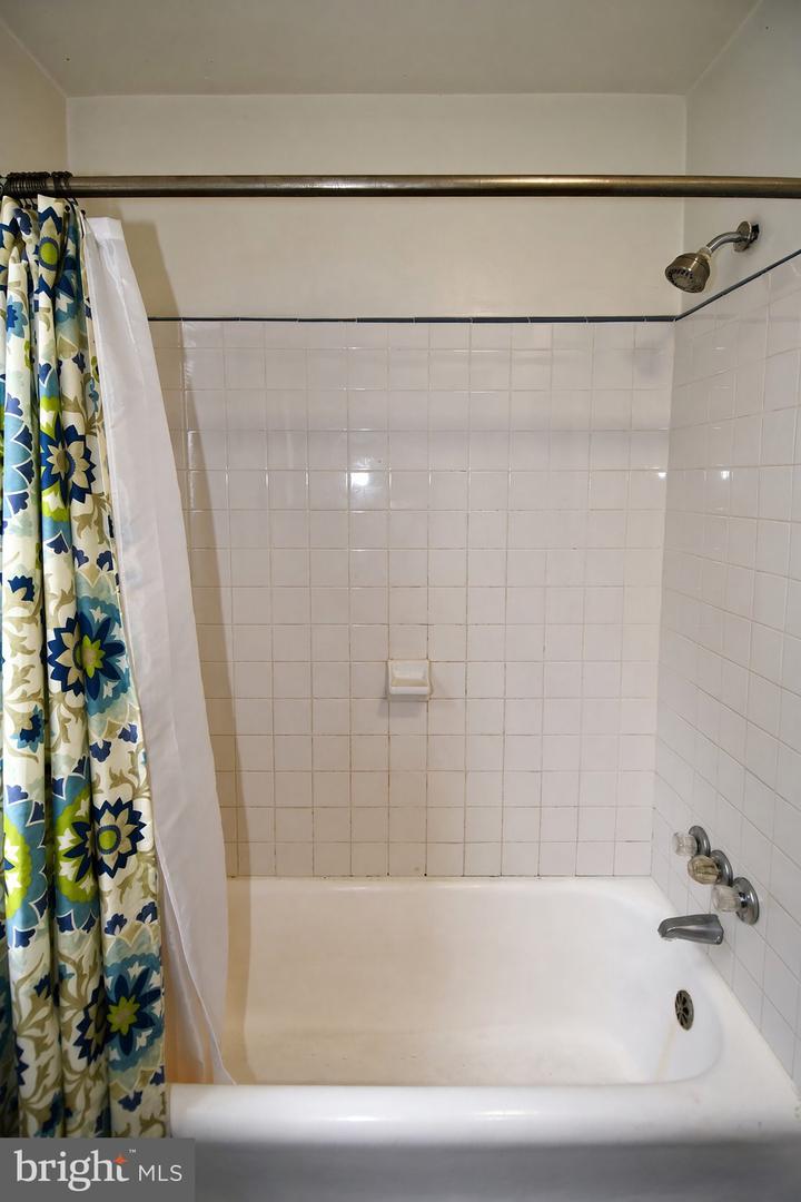 4210 10th St Ne Property Photo 27