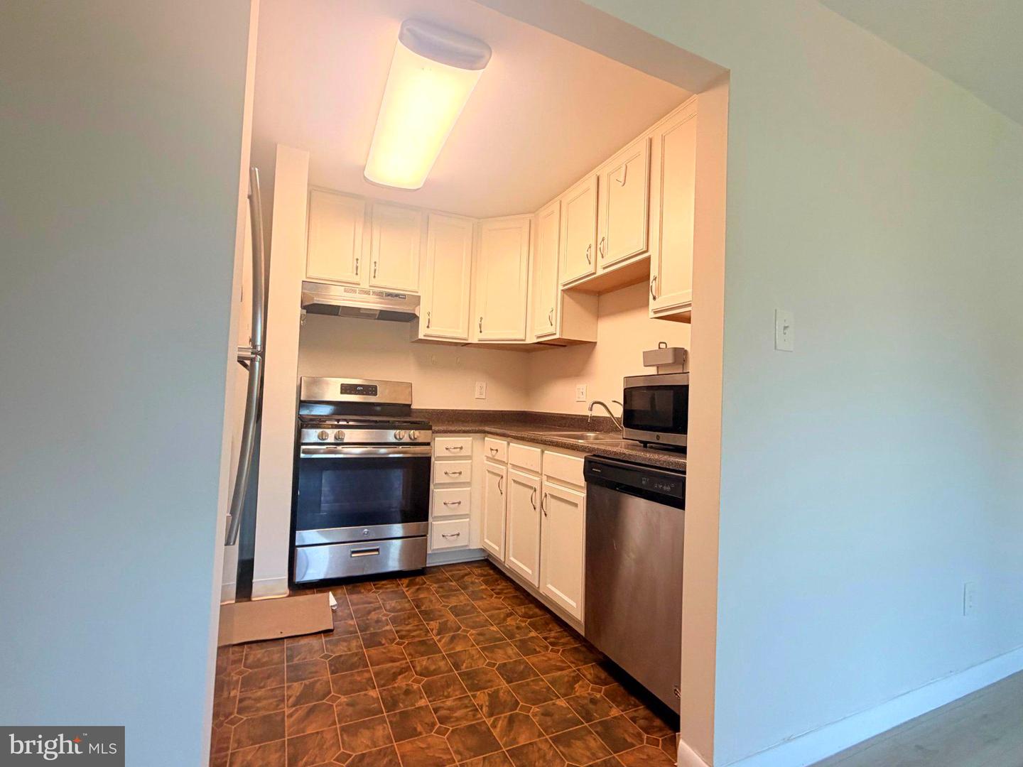 1719 Gainesville St Se #301 Property Photo 6
