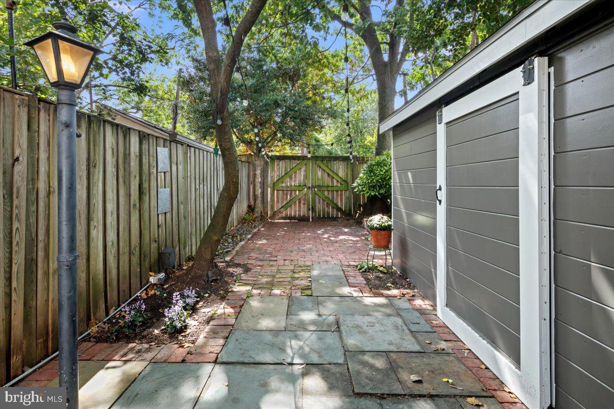 909 G St Se Property Photo 40