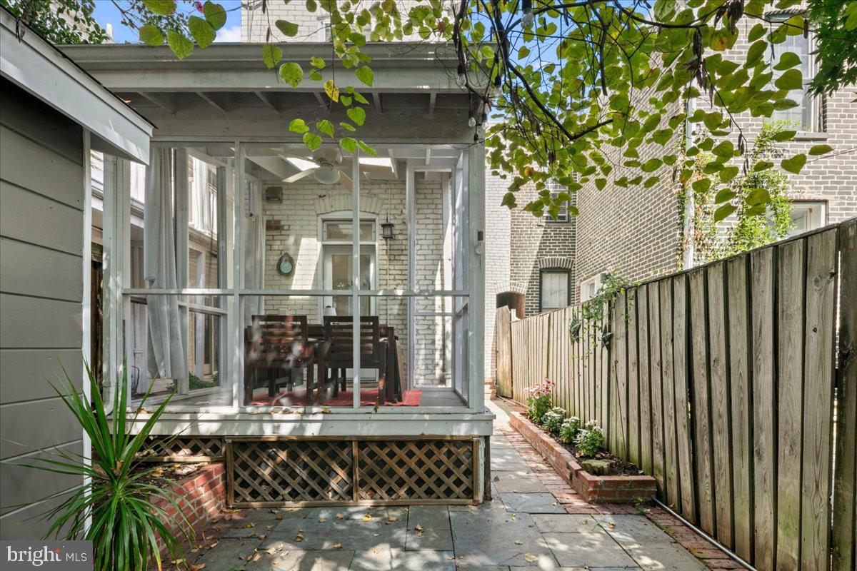 909 G St Se Property Photo 41