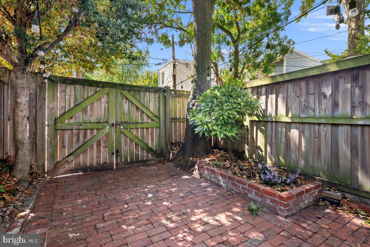 909 G St Se Property Photo 44