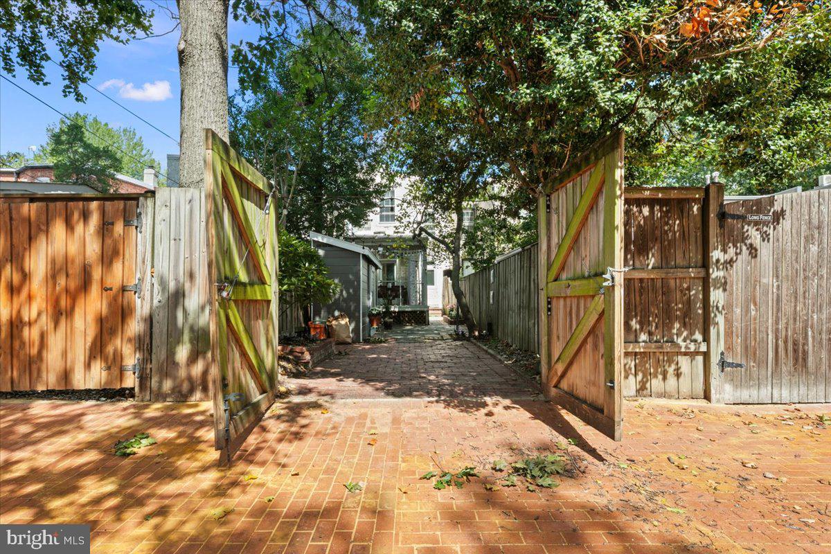 909 G St Se Property Photo 47