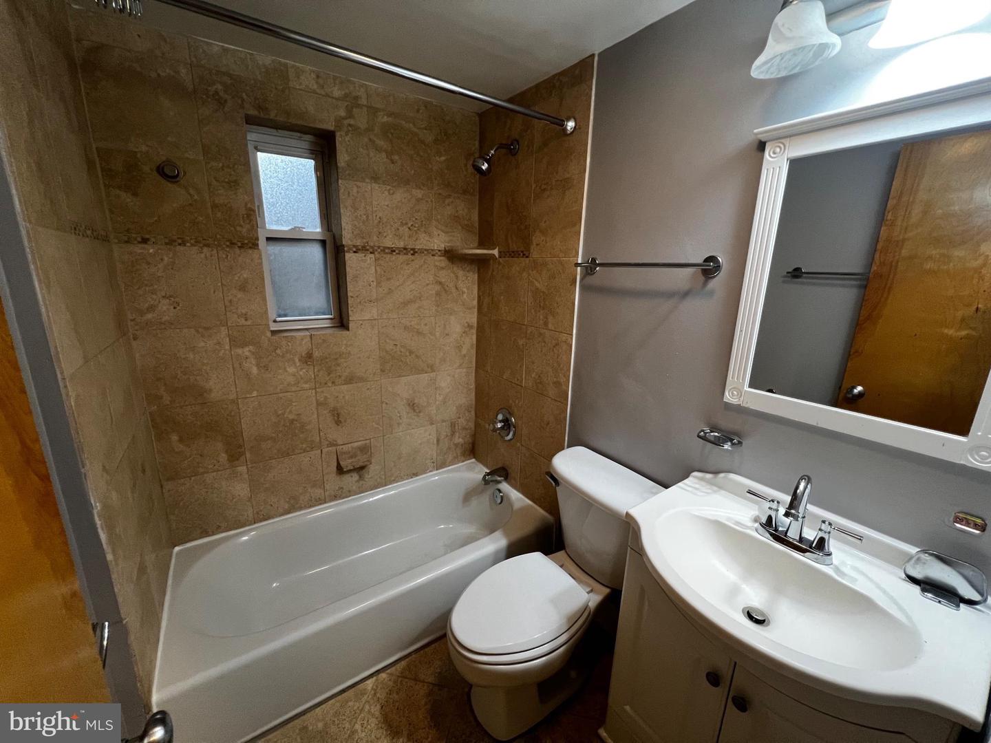 2615 4th St Ne #105 Property Photo 10
