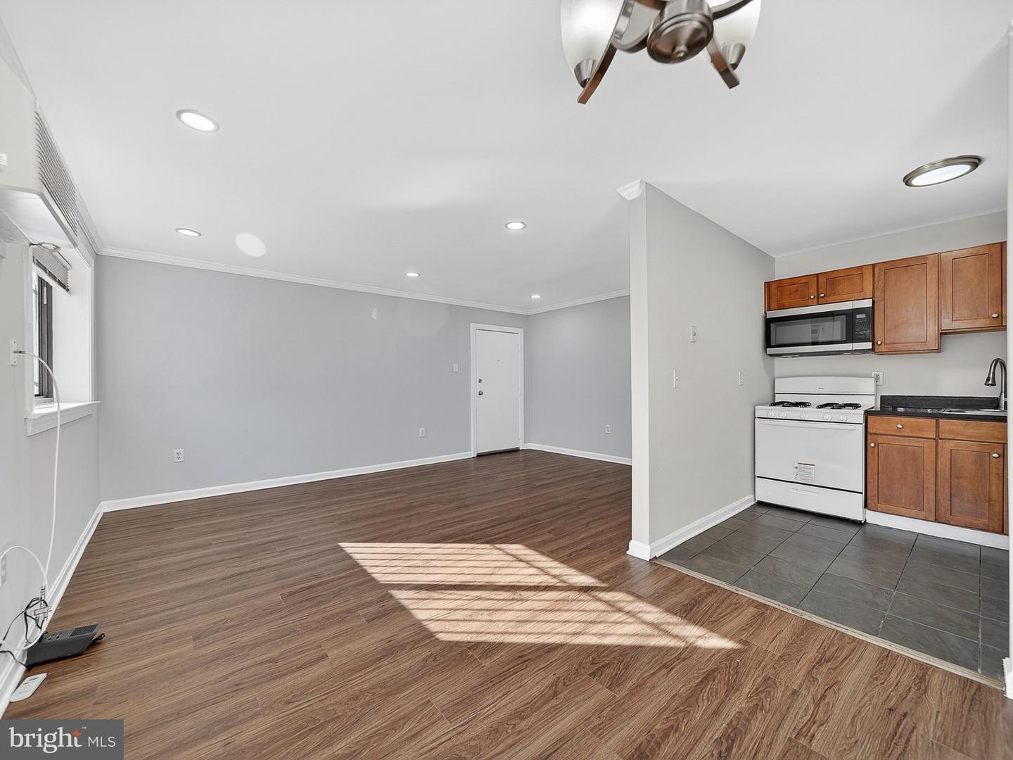 3111 Naylor Rd Se #104 Property Photo 10