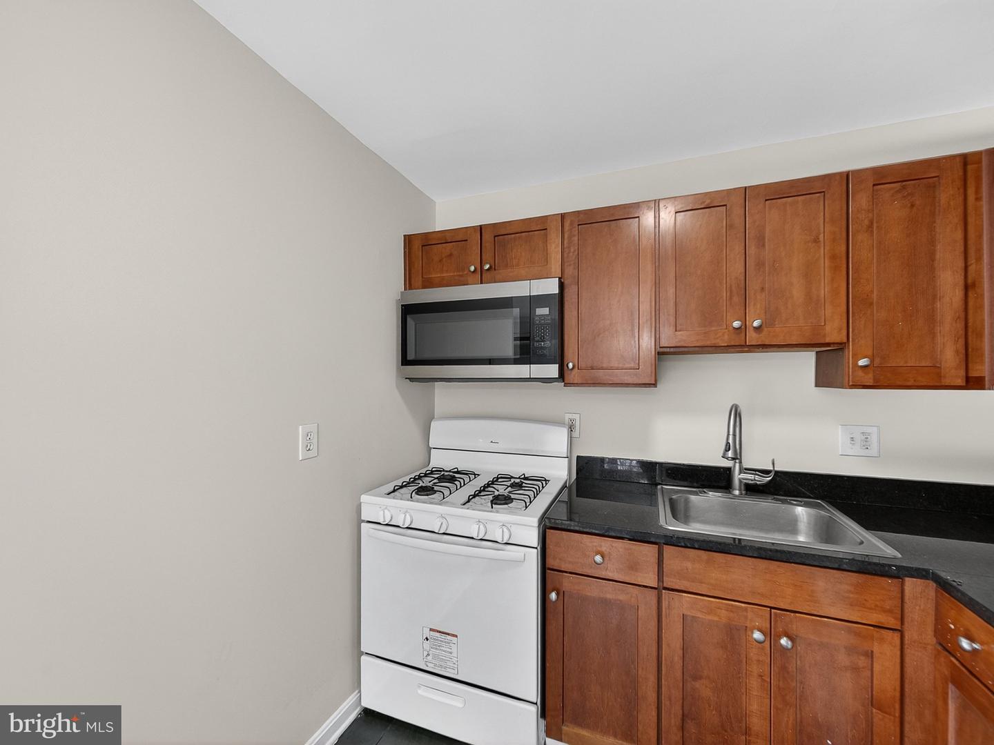 3111 Naylor Rd Se #104 Property Photo 11