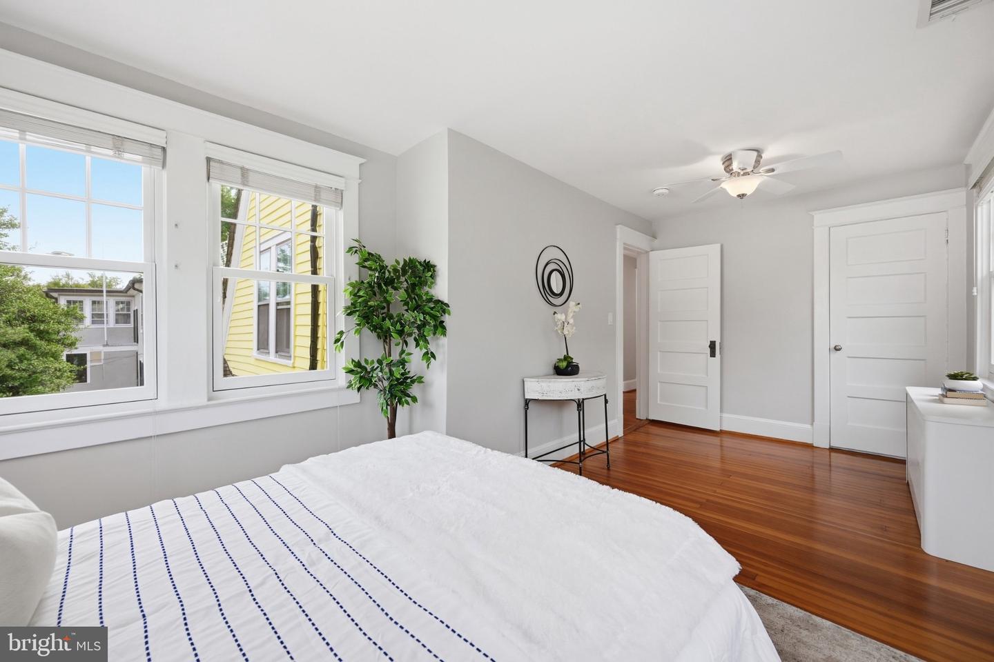 3755 Jenifer St Nw Property Photo 23