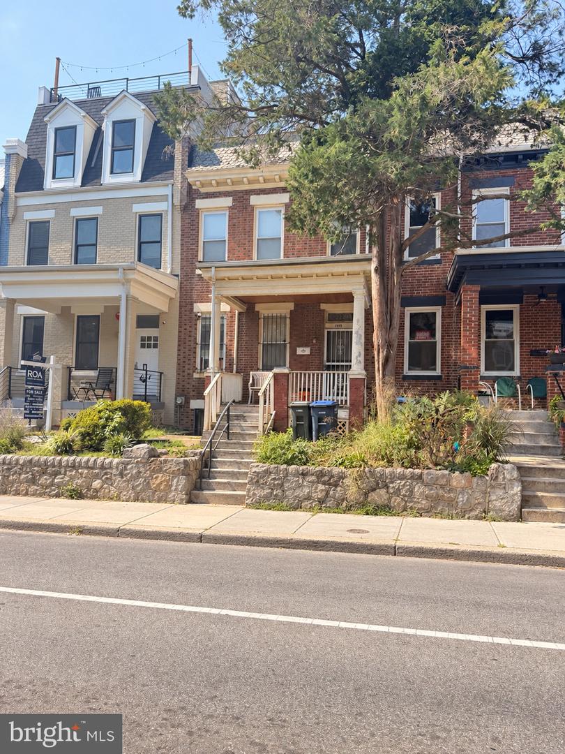 3224 Warder St Nw Property Photo 2