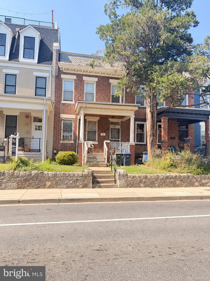 3224 Warder St Nw Property Photo 3