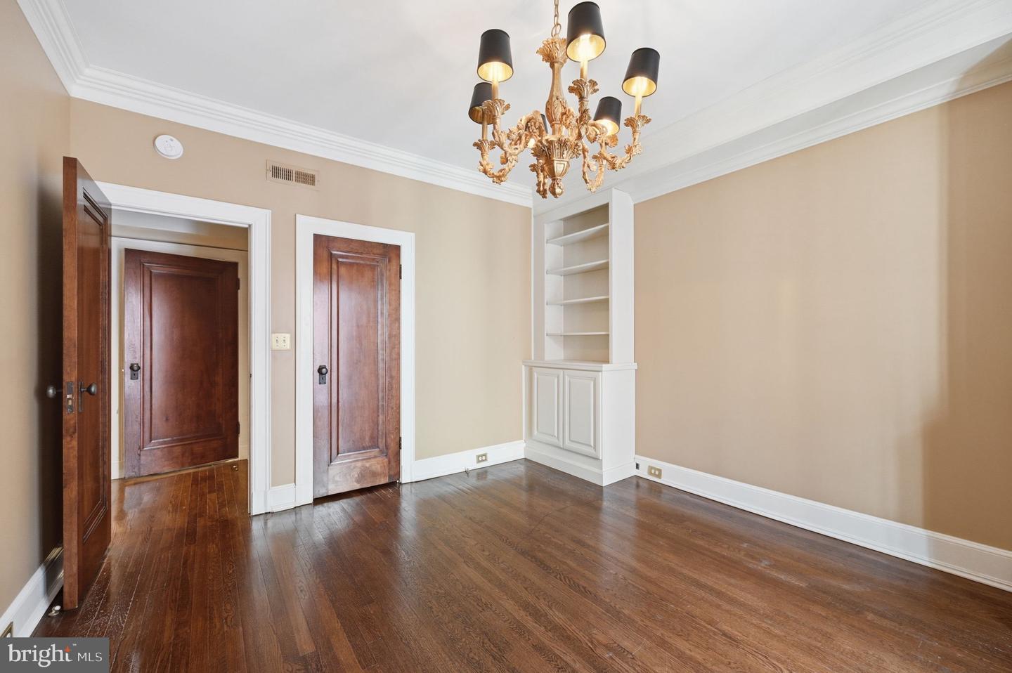 1026 16th St Nw #801 Property Photo 13