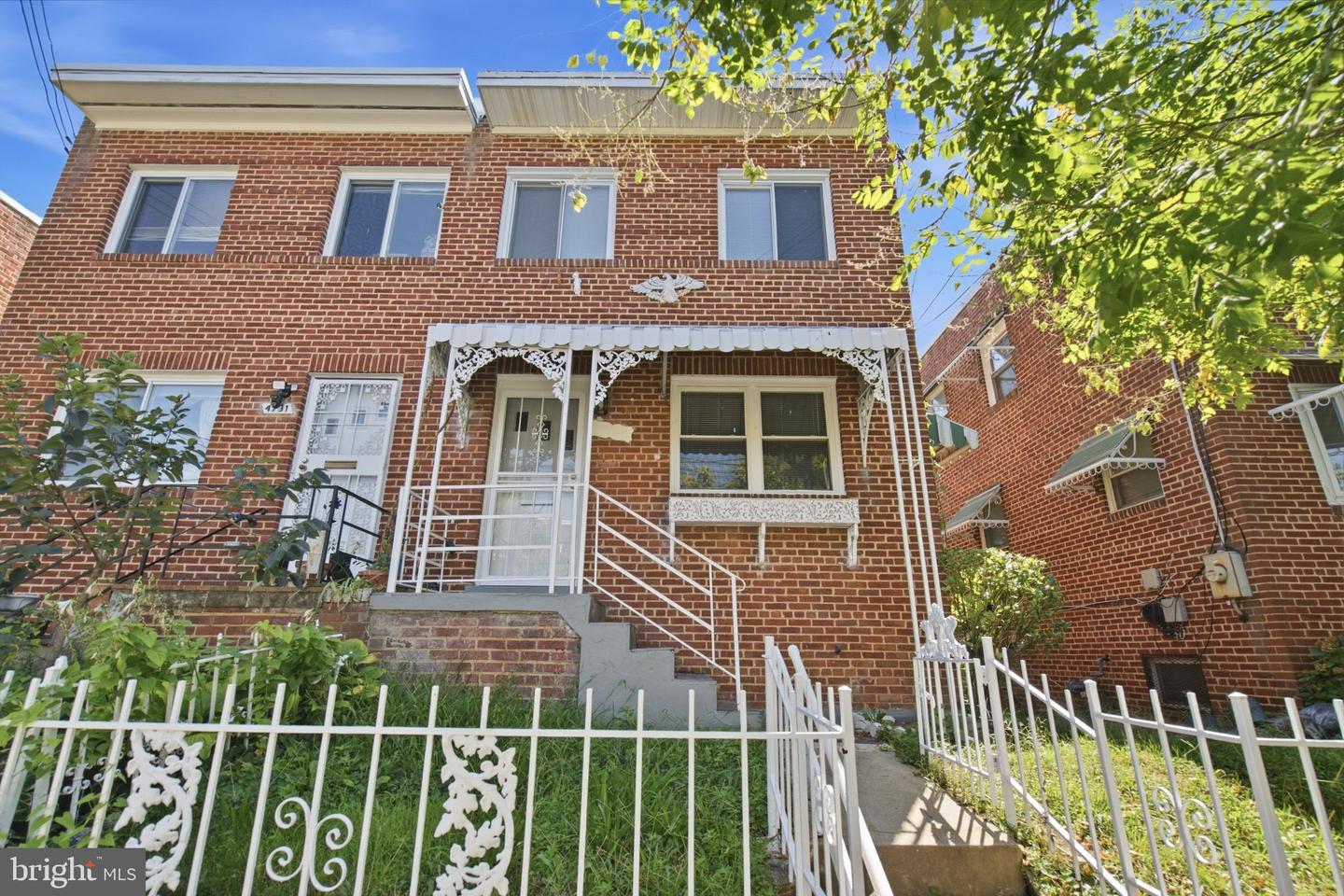 4229 FORT DUPONT TER SE Property Photo 1