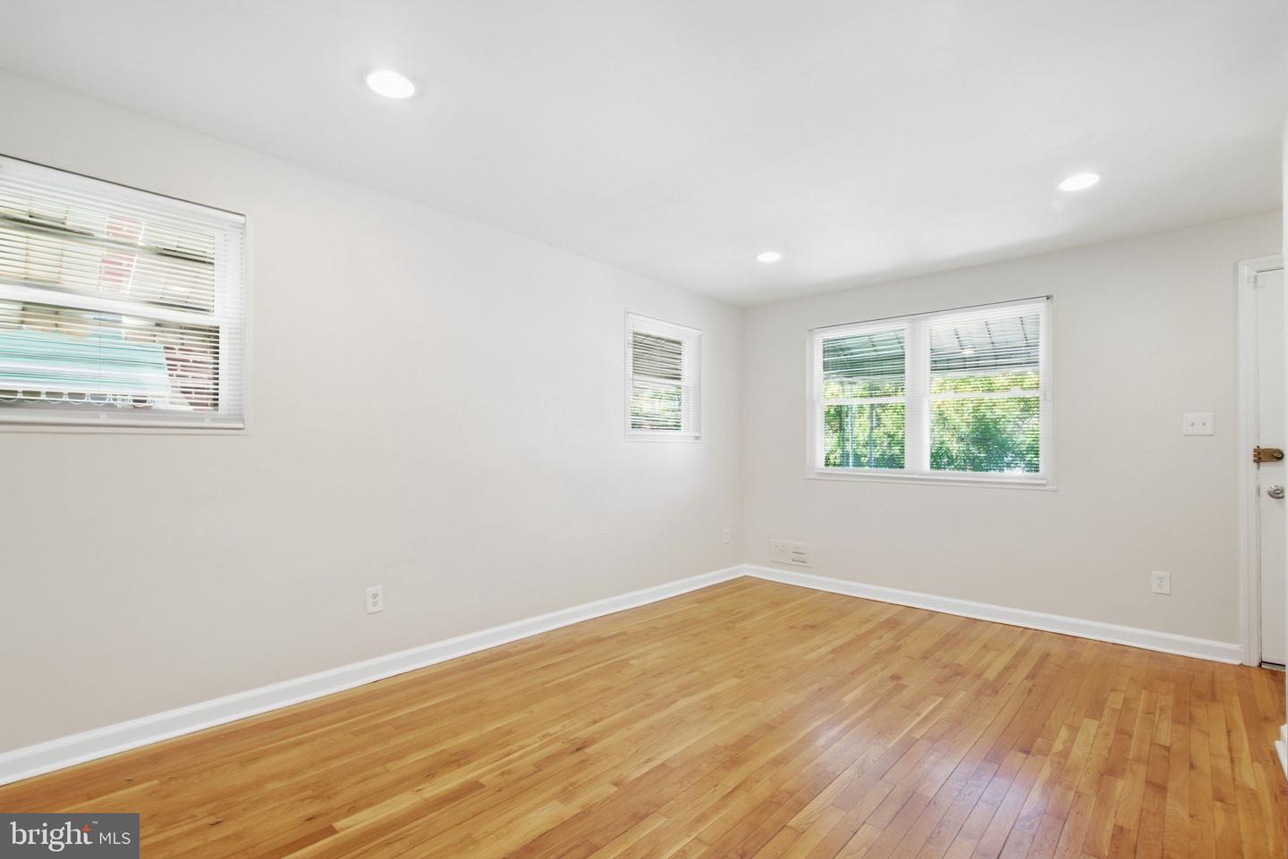 4229 Fort Dupont Ter Se Property Photo 10