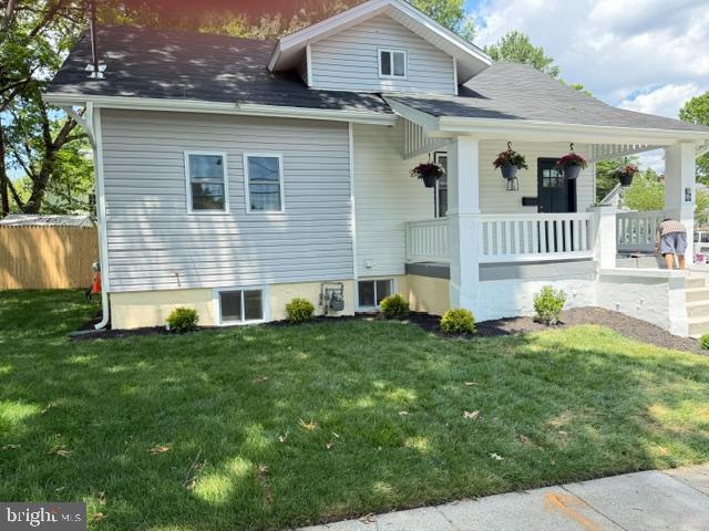 1004 Shepherd St Ne Property Photo 1