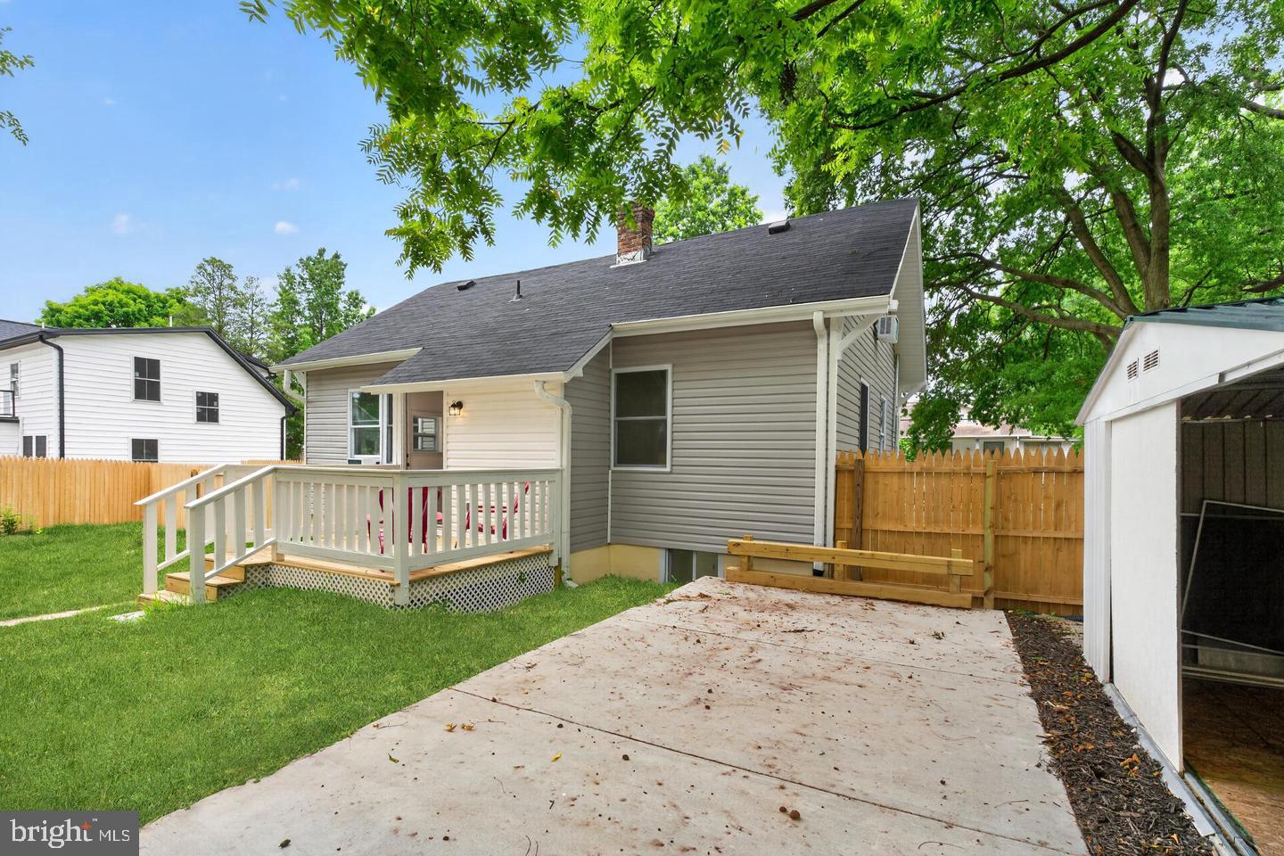 1004 Shepherd St Ne Property Photo 32